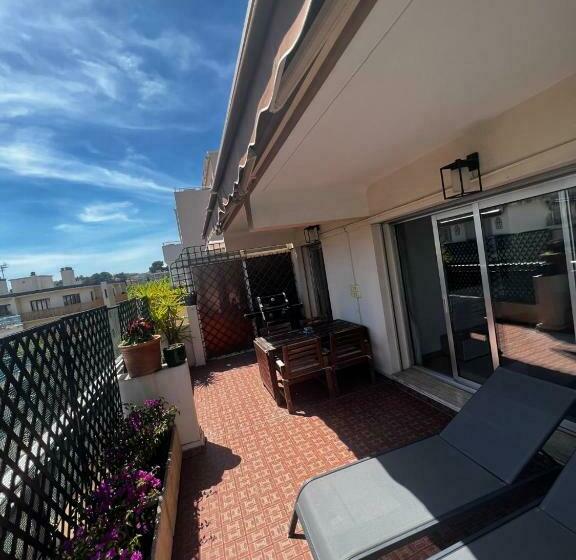 Top Of Range Appartment Of 90m2 & 20m2 Of Sunny Terrace, 2min From Sea