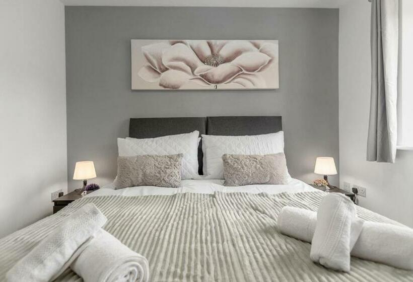 Torrens Rest   2 Parking, Free Wifi And Kitchen