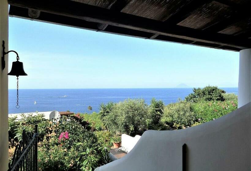 Villa Mariangela, Splendida Villa Panoramica Al Centro Di Malfa