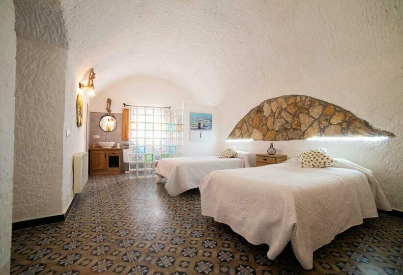 2 Bedrooms House With City View And Enclosed Garden At Purullena