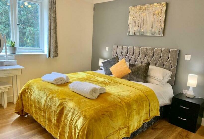 An Entire 2beds, 2bathrooms, Free Wifi, Free Parking, Oxford