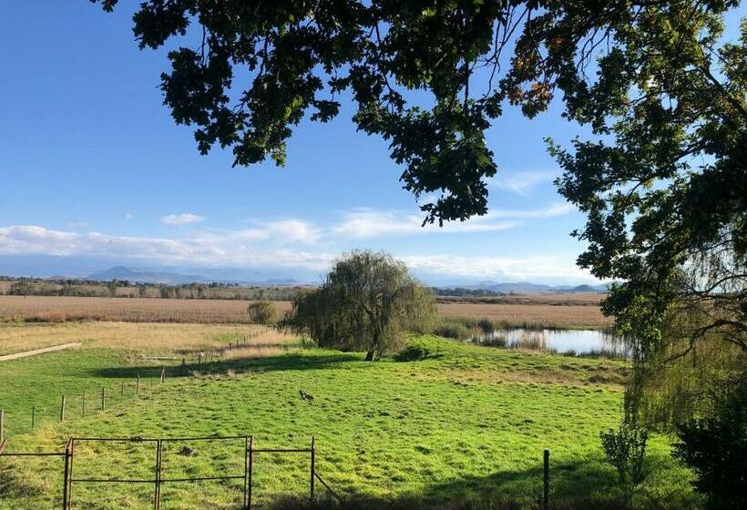 Bee’s Knees Cottage