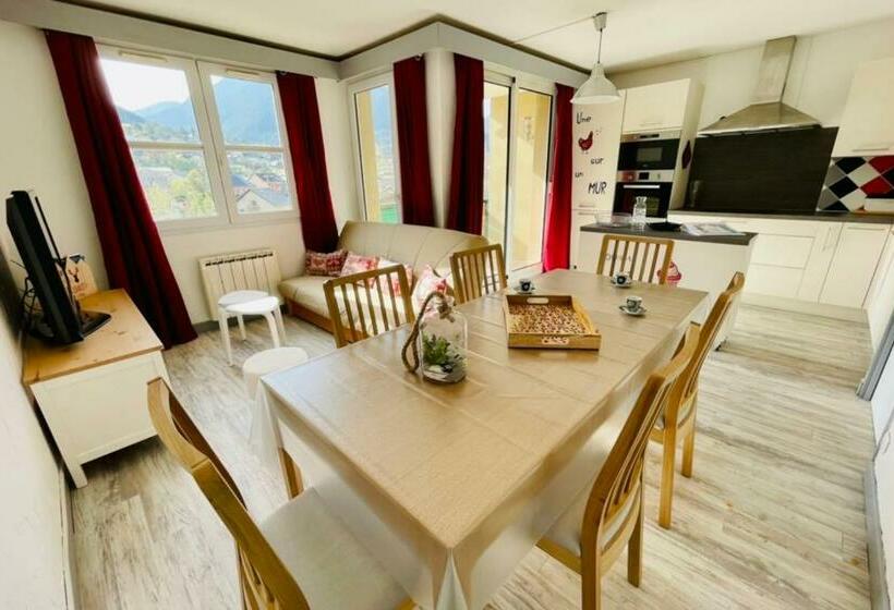 Bright 50 M With Balcony And View On The Valley