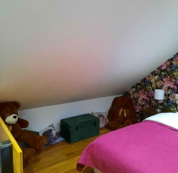 Chalet à L Orée Du Bois Avec Parking