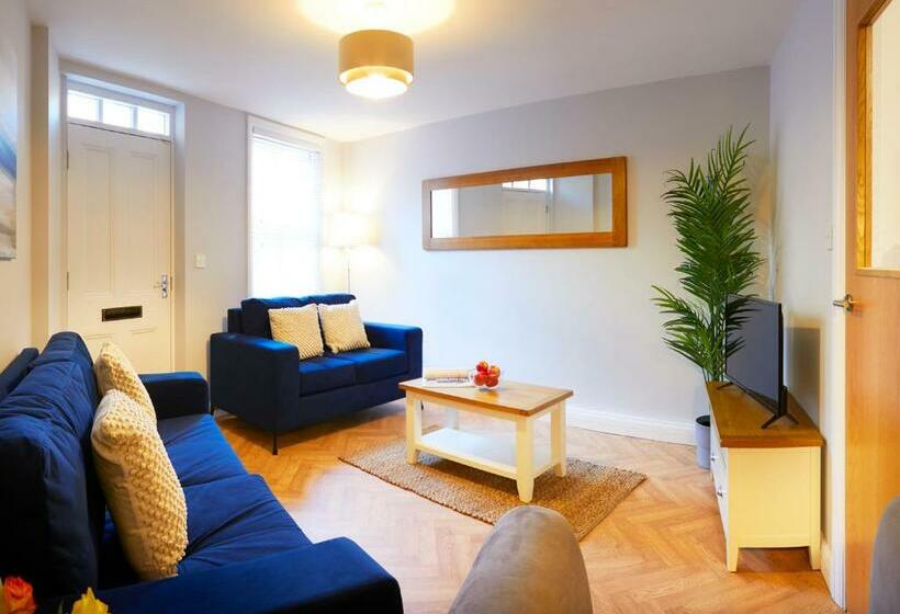 Charming 4 Bed Townhouse On South Cliff