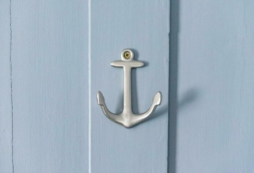 Castle View Charming Cottage With Views Of Dover Castle