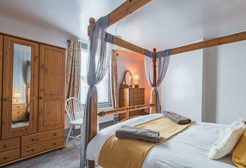 Castle View Charming Cottage With Views Of Dover Castle