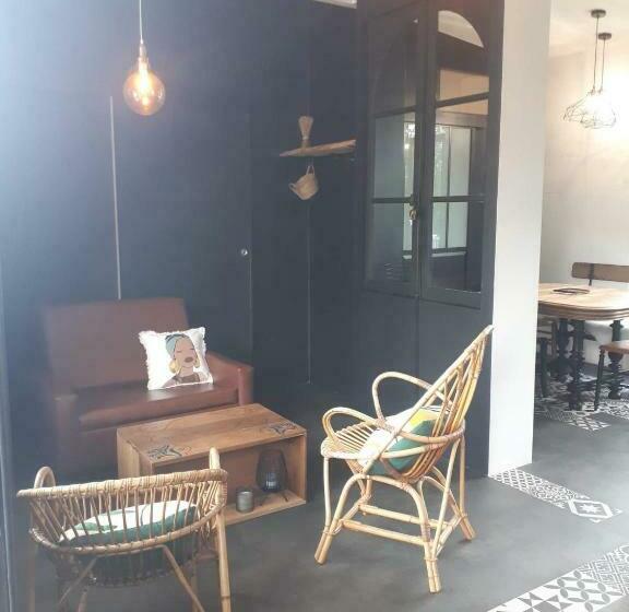 Chez Mr Léon Mme Léontine