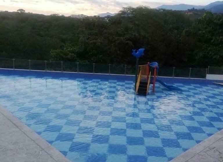 Confortable Apartasol En Condominio De San Jeronimo