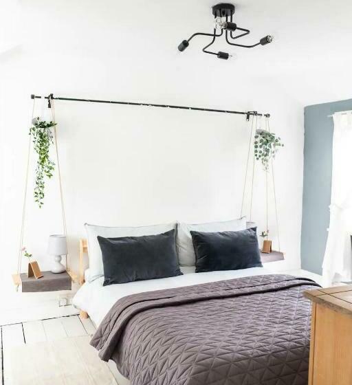 Cute Self Catering Flat In The Brecon Beacons