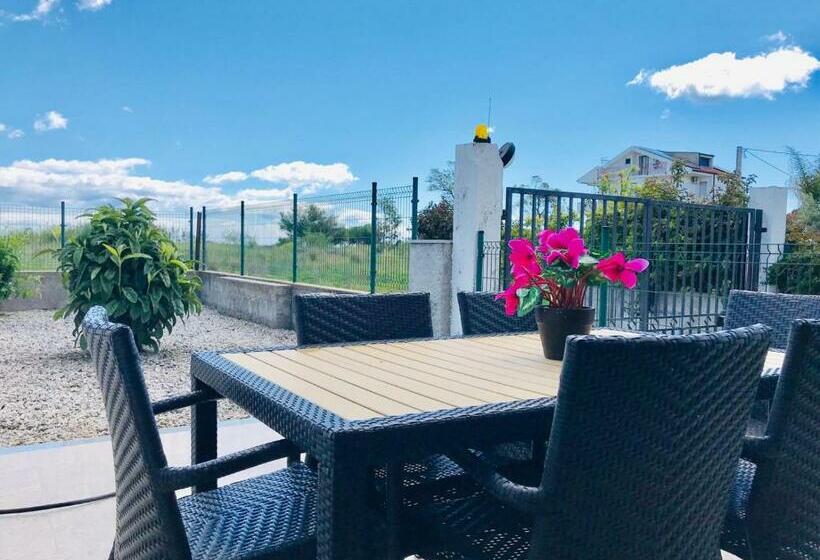 Isca Calabretta Apartments