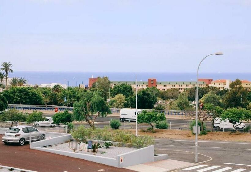 Oasis Family Townhouse