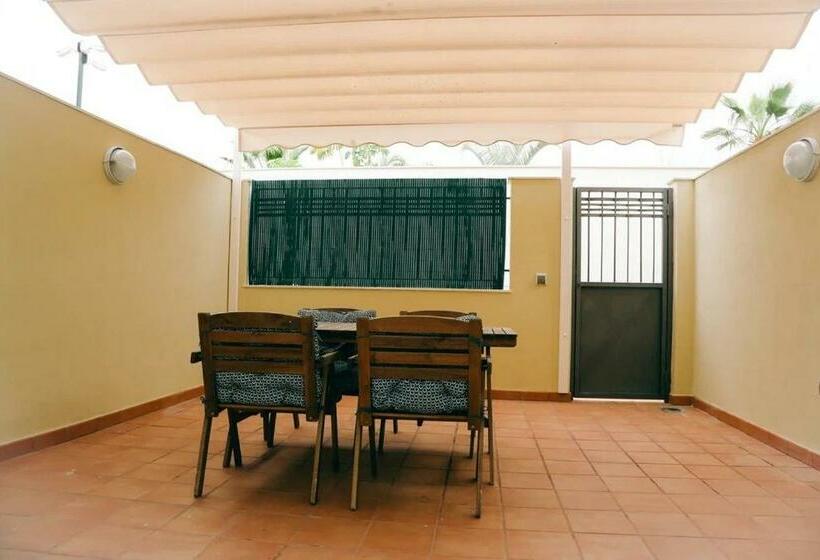 Oasis Family Townhouse