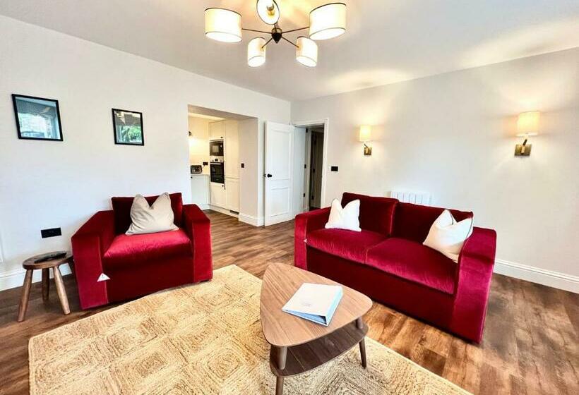 Redland Suites Apartment 2