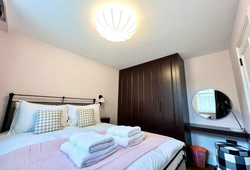 Redland Suites Apartment 2