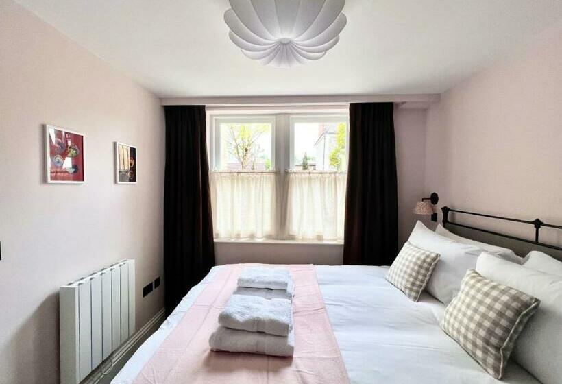 Redland Suites Apartment 2