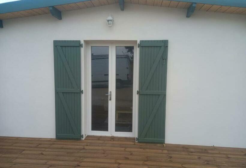 Une Petite Maison Et Sa Prairie