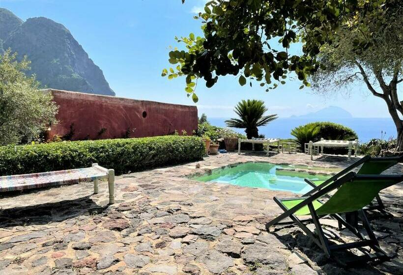 Villa La Vigna   Nella Baia Di Pollara, Incantevole Con Piscina