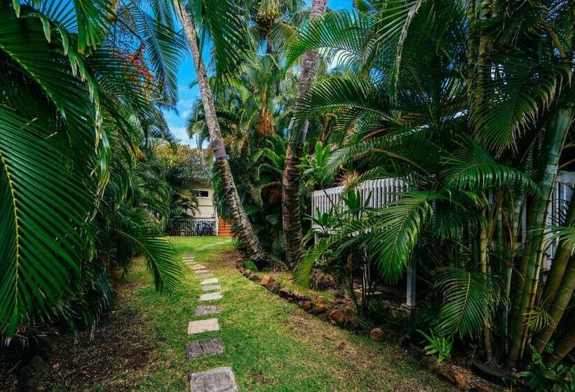 Waimea Bay Garden Bunglaow