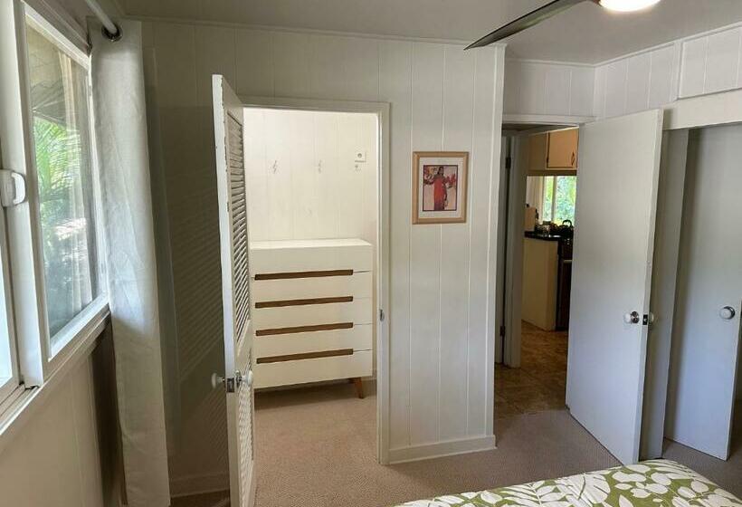 Waimea Bay Garden Bunglaow