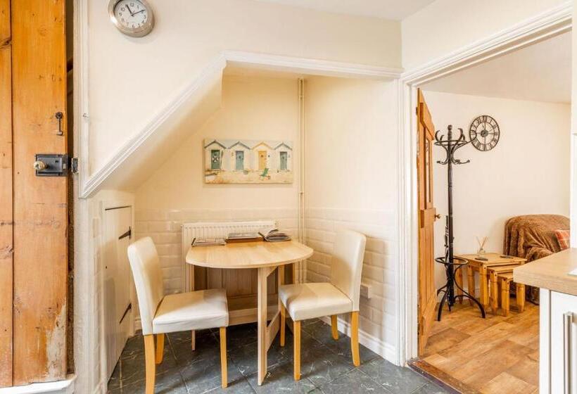 Host & Stay West Street Cottage