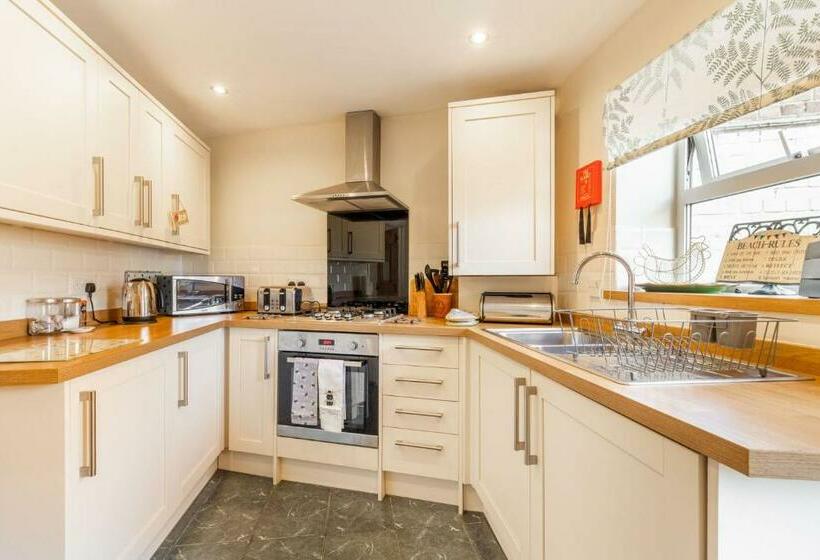 Host & Stay West Street Cottage