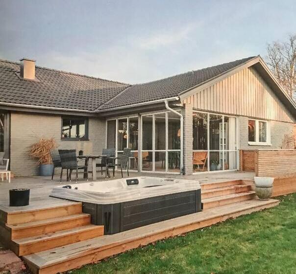 Wunderbares Feriendomizil Mit Whirlpool