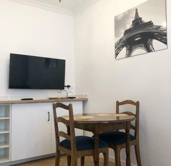 Apartment Quartier St Louis   10 Mins Walking Château Versailles