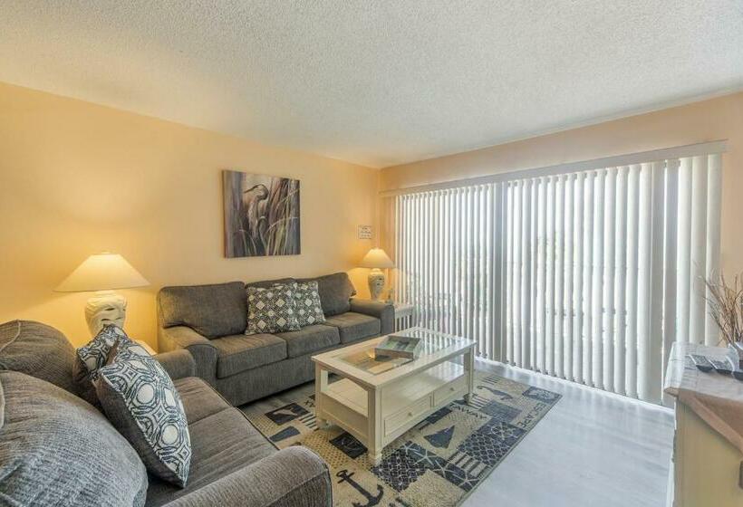 #208 Beach Place Condos