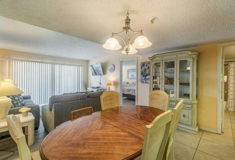 #208 Beach Place Condos