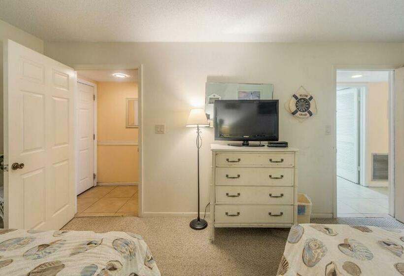 #208 Beach Place Condos