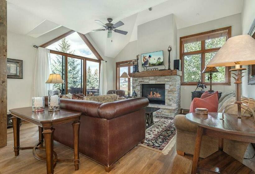 A6 Village Townhouse