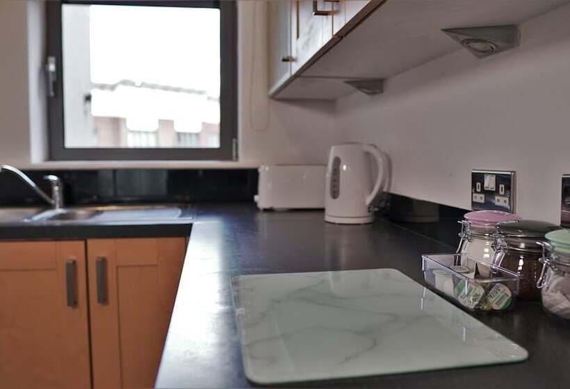 Albion Street Apartments