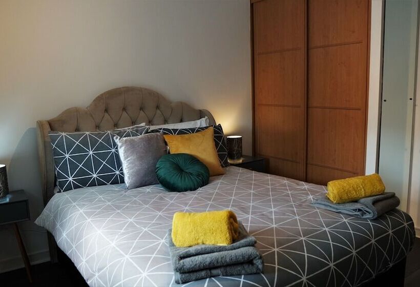 Albion Street Apartments