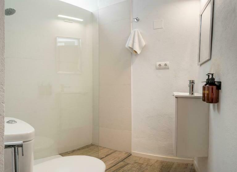 Alta House Apartments 3 Calas