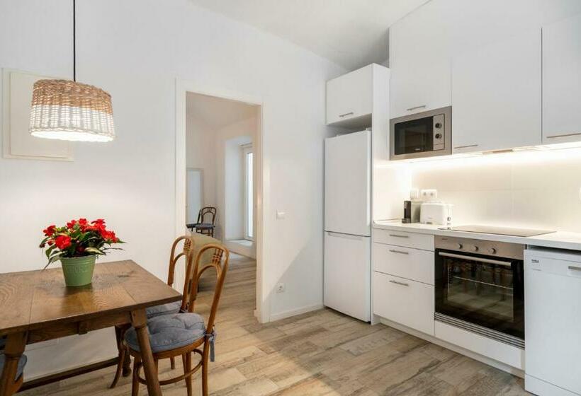 Alta House Apartments 3 Calas