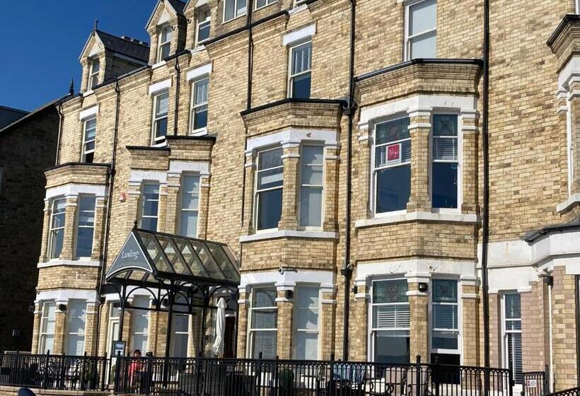 Apartment 8 The Landings