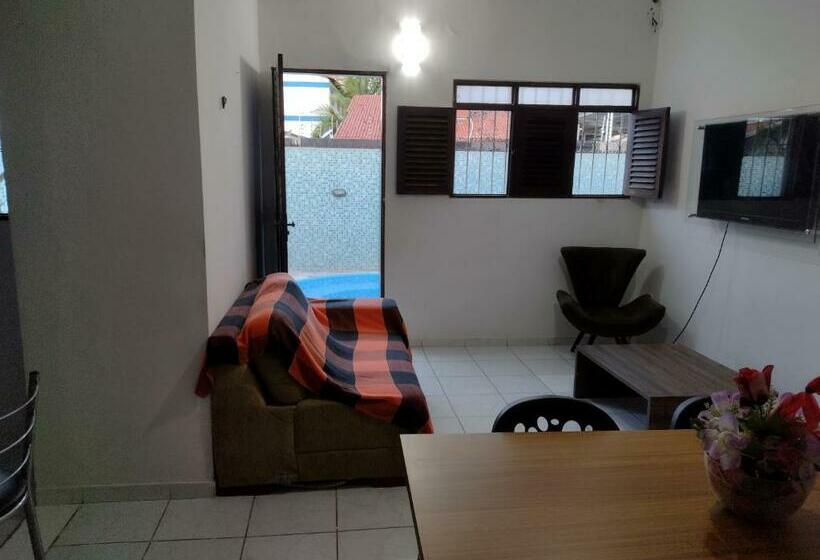 Casa Com Piscina Confortável E Perto De Tudo