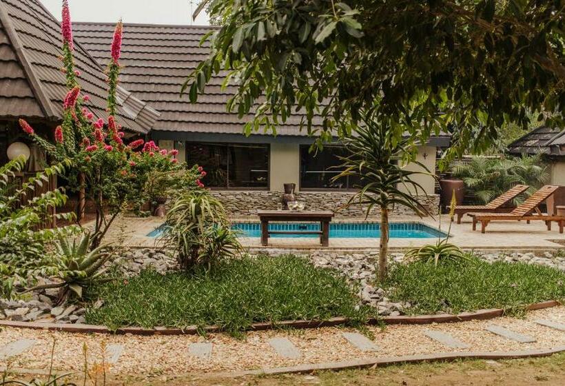 Flamingo Private Villa