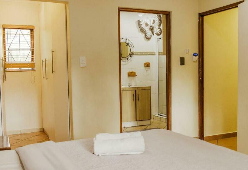 Flamingo Private Villa