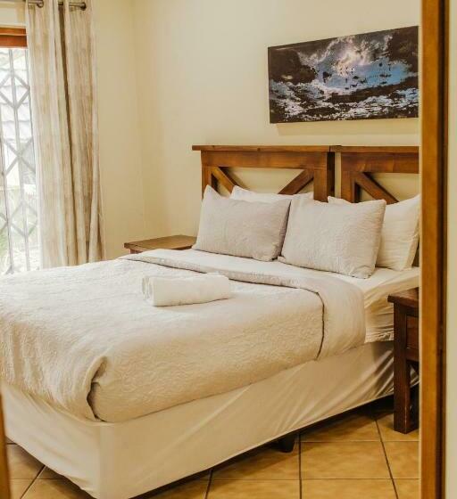 Flamingo Private Villa