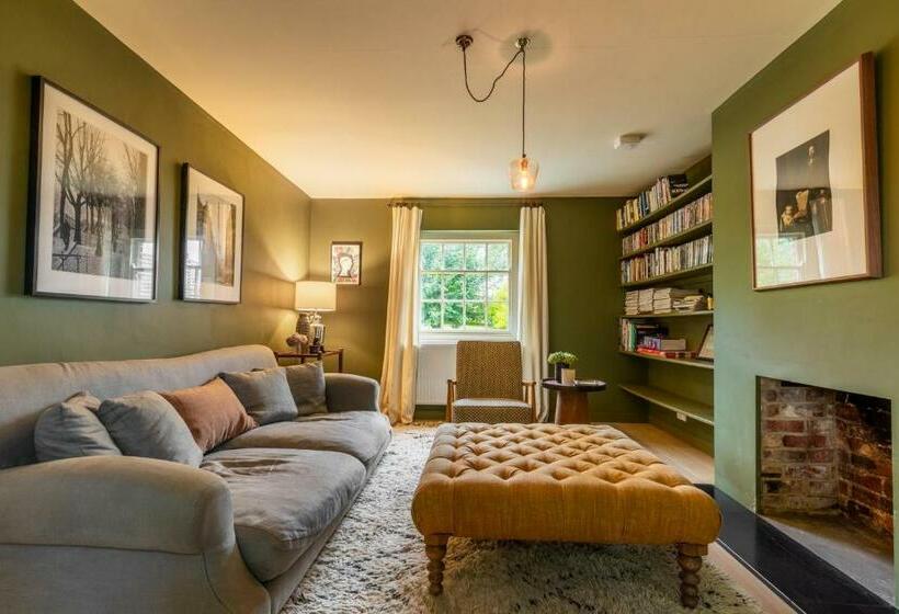 Host & Stay Haclins Cottage