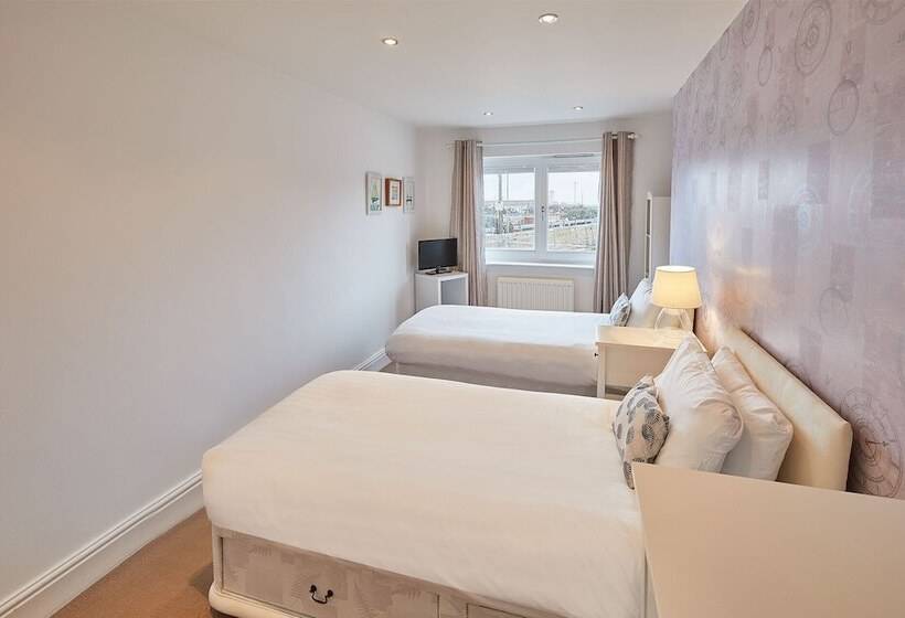 Host Stay The Plaice