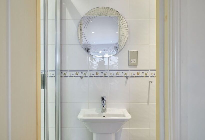 Host Stay The Plaice