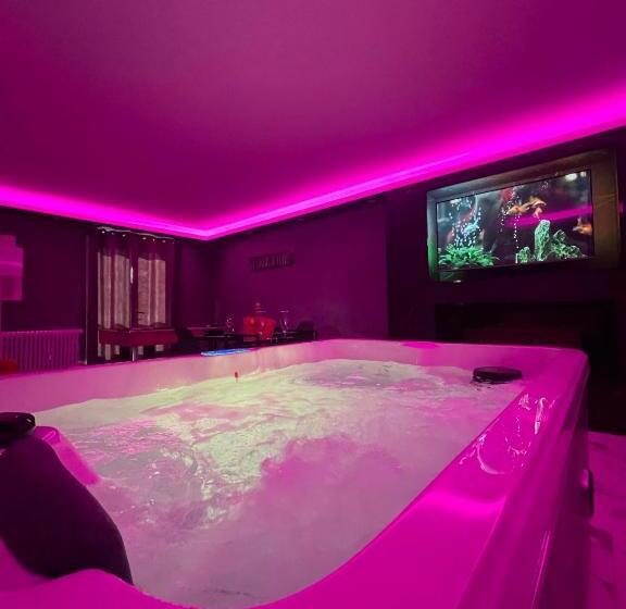 La Casa De Lové Suite Jacuzzi