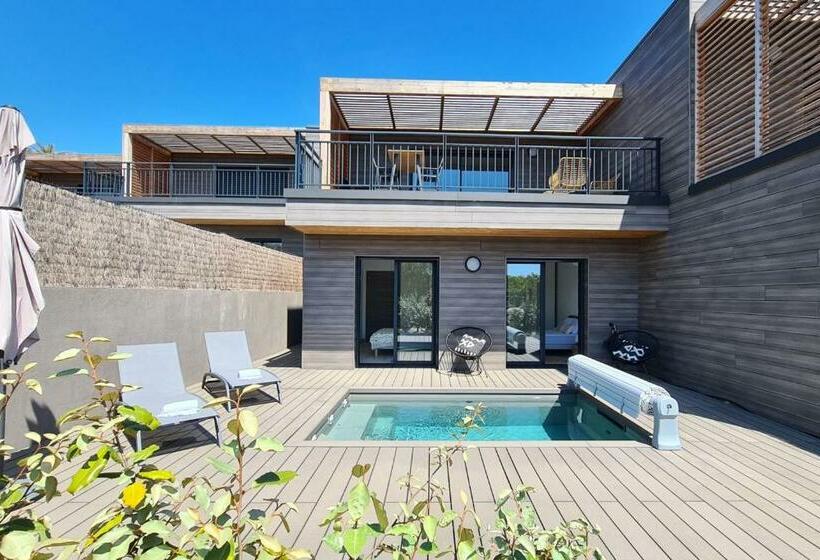 Luxurious Duplex With Pool Garden Balcony