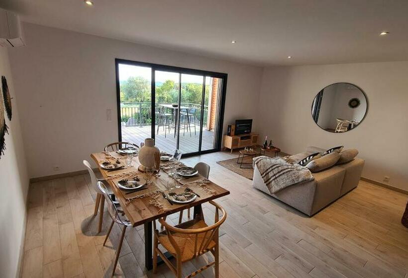 Luxurious Duplex With Pool Garden Balcony