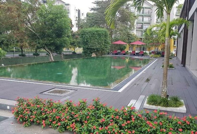 Luxury 3 Bed Apartment At Ariyana Resorts Colombo