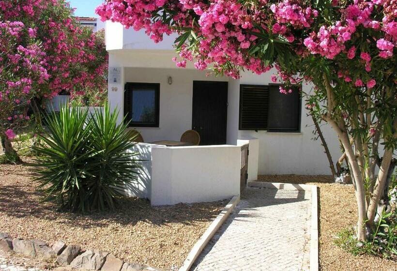 Retur Algarve Beach House