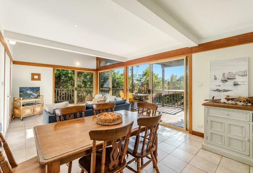 The Hideaway In Angourie   Hear The Waves Break On Spooky Beach